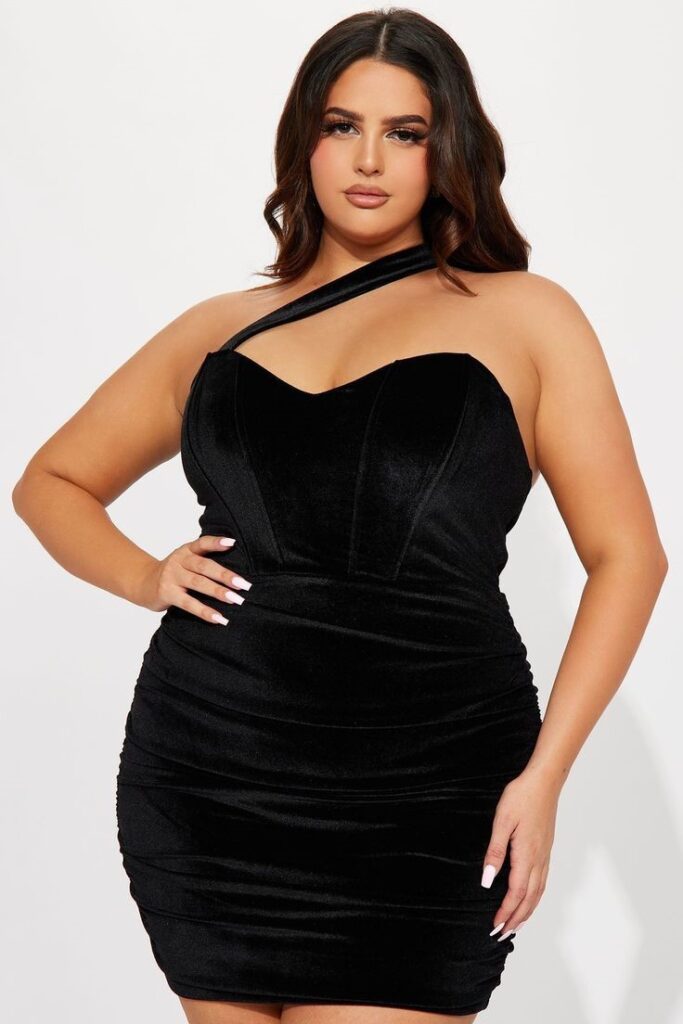 Elegant velvet little black dress for plus size women