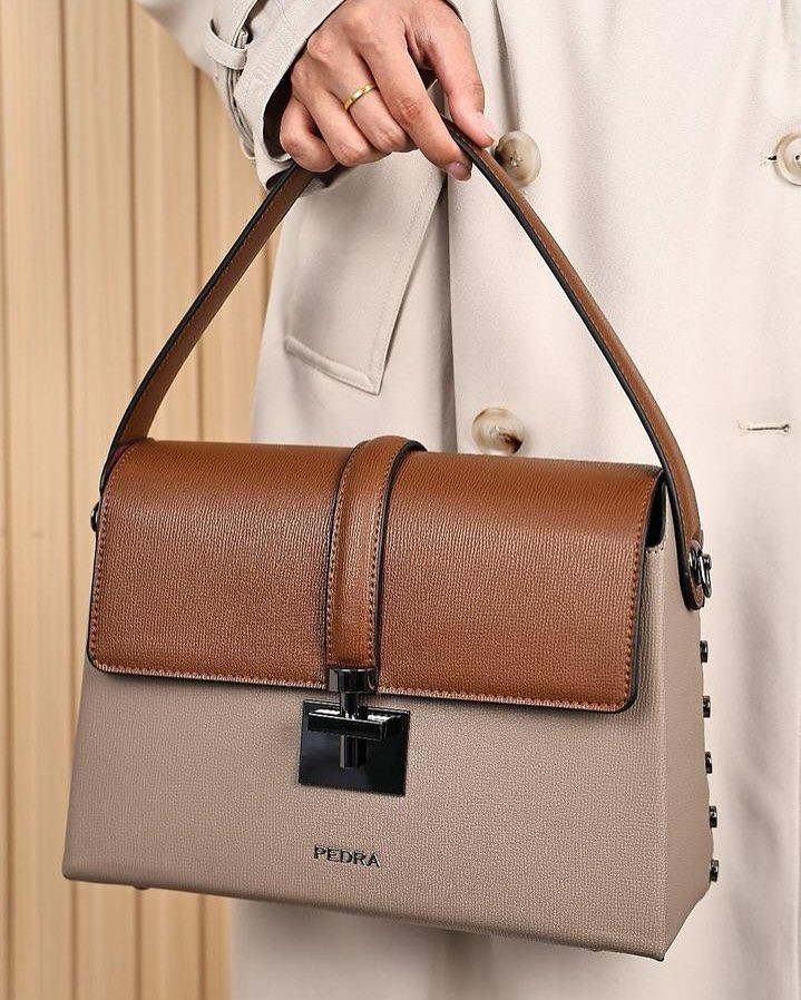 Timeless handbag that goes with everything in a stylish brown and taupe design