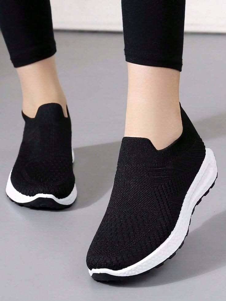 Shoes Every Plus Size Woman Should Own - black comfortable walking shoes with cushioned soles